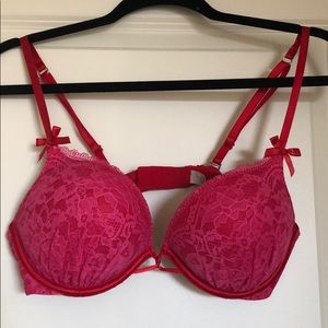 Victoria’s Secret Miraculous Plunge Lace Bra 36B